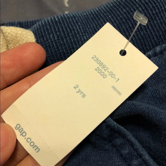 Baby gap 2T jeans - Picture 2 of 3